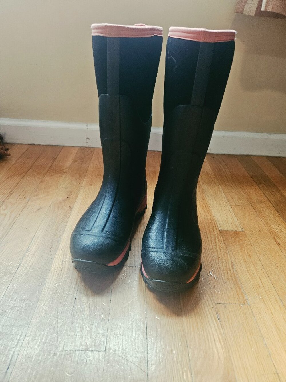 Drycode Women's Boots - Size 9, Black with Hot Pink Trim